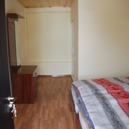 Gogi Jafaridze'S Guesthouse Mestia Esterno foto