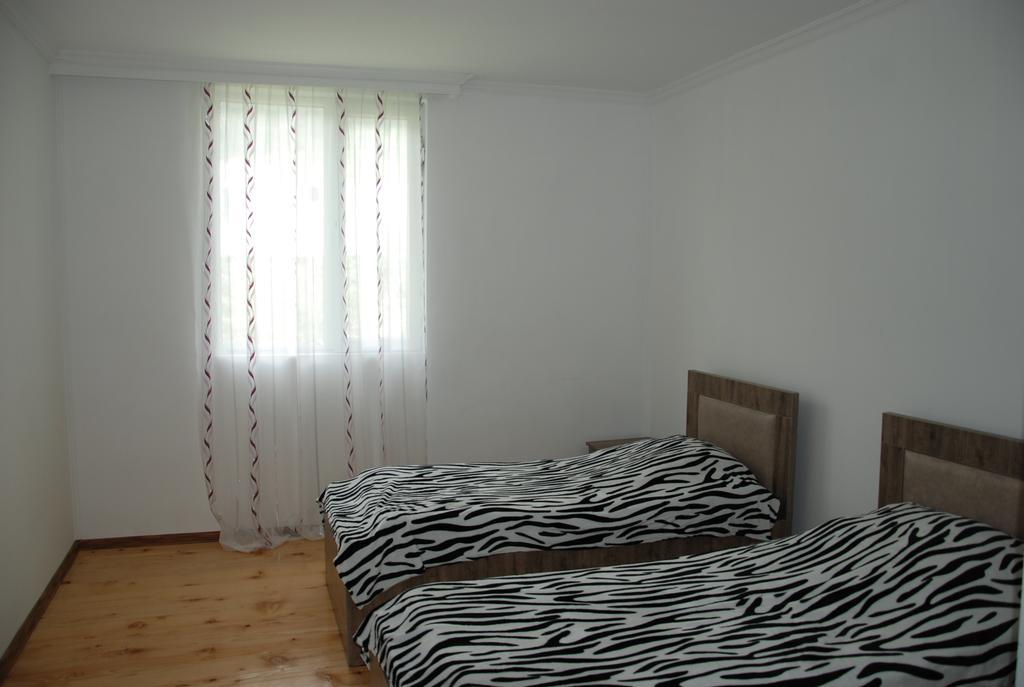 Gogi Jafaridze'S Guesthouse Mestia Esterno foto