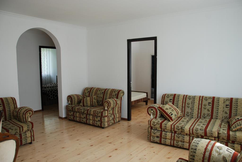 Gogi Jafaridze'S Guesthouse Mestia Esterno foto