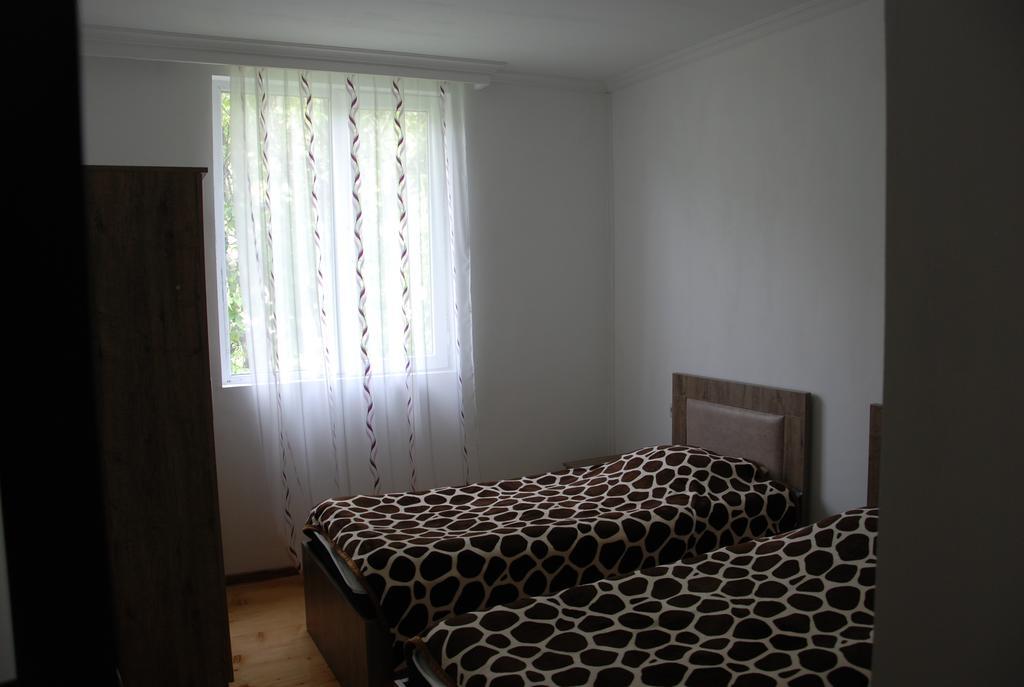 Gogi Jafaridze'S Guesthouse Mestia Esterno foto