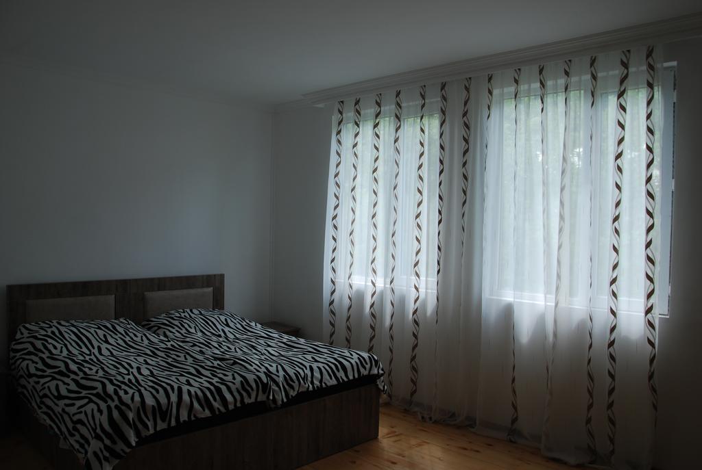 Gogi Jafaridze'S Guesthouse Mestia Esterno foto