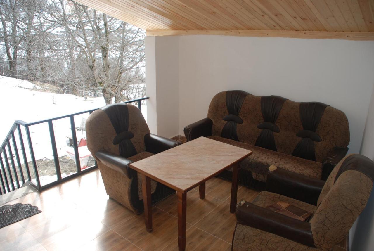 Gogi Jafaridze'S Guesthouse Mestia Esterno foto