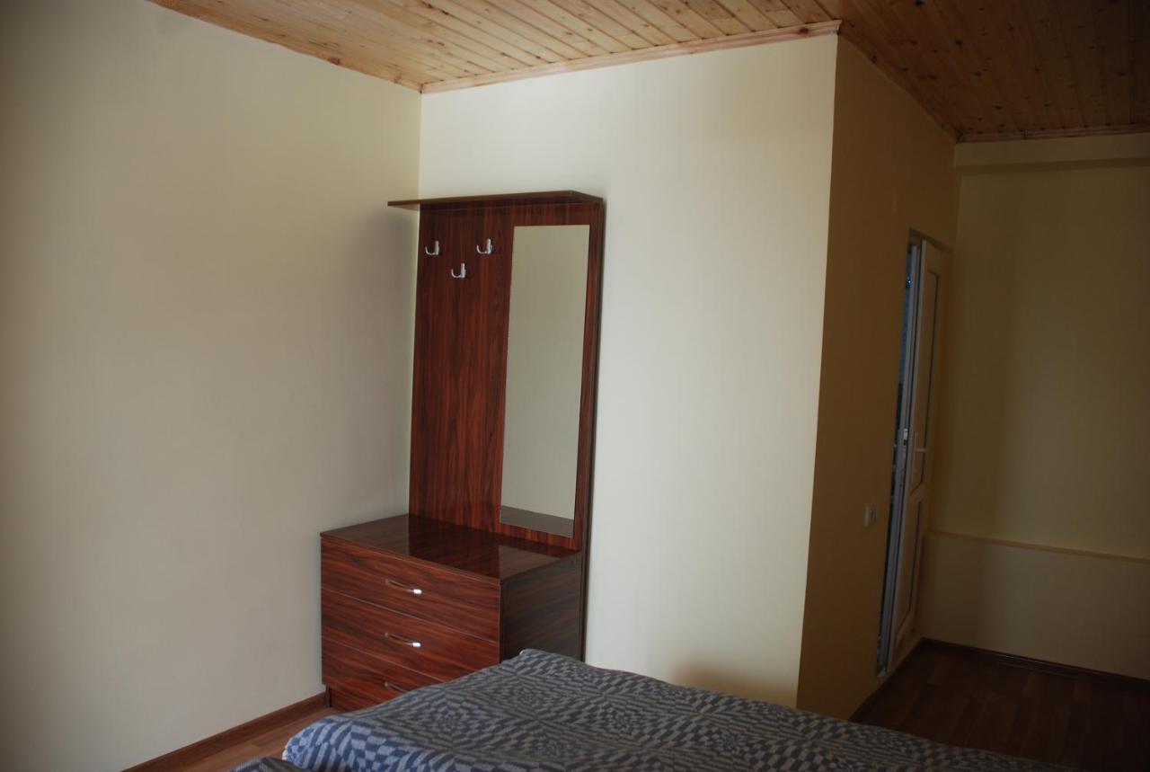 Gogi Jafaridze'S Guesthouse Mestia Esterno foto