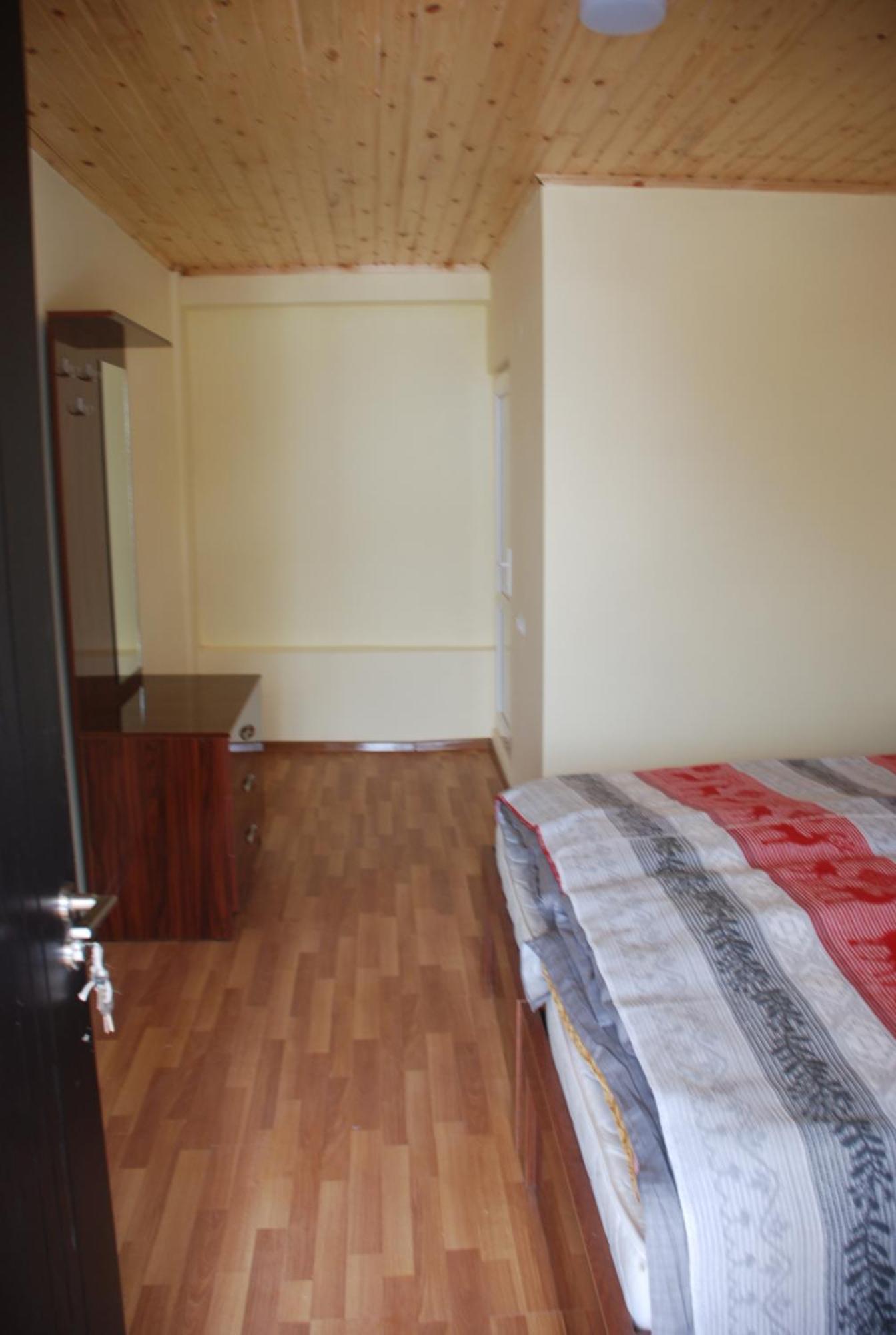 Gogi Jafaridze'S Guesthouse Mestia Esterno foto