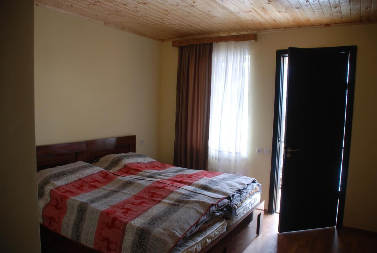 Gogi Jafaridze'S Guesthouse Mestia Esterno foto